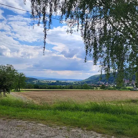 Quiet In Historic Village 아파트 *