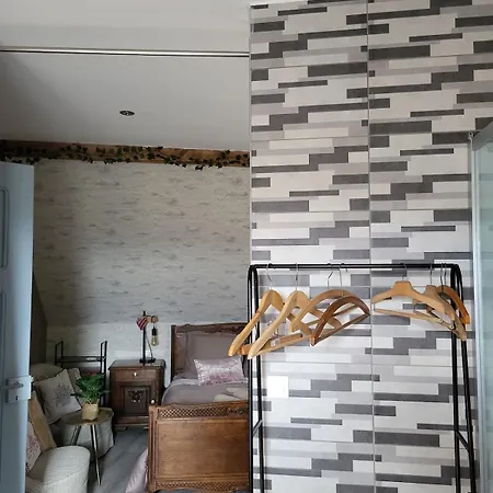 Quiet In Historic Village *