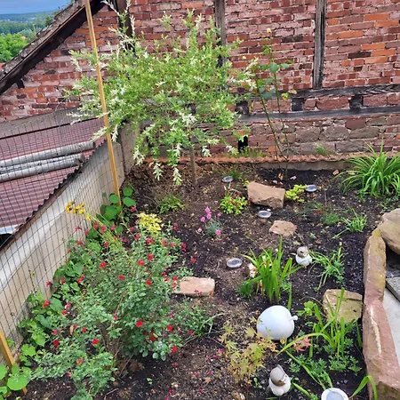 Quiet In Historic Village 아파트